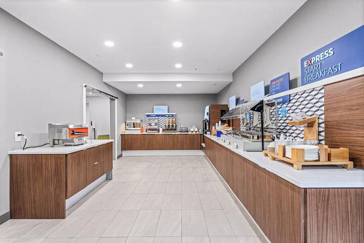 Holiday Inn Express Hotel & Suites Carneys Point by IHG
