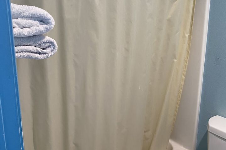 Room 7 of 10