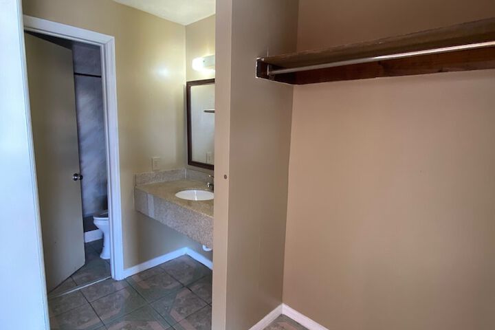Room 13 of 21