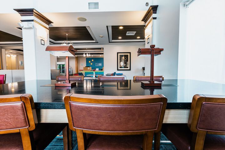 Hotel Interior 9 of 27
