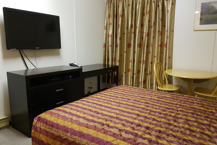 Room 13 of 38