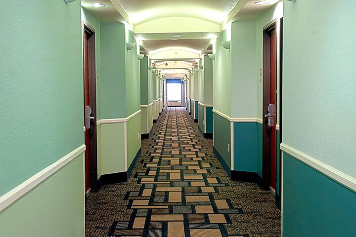 Ballroom/Hall 27 of 29