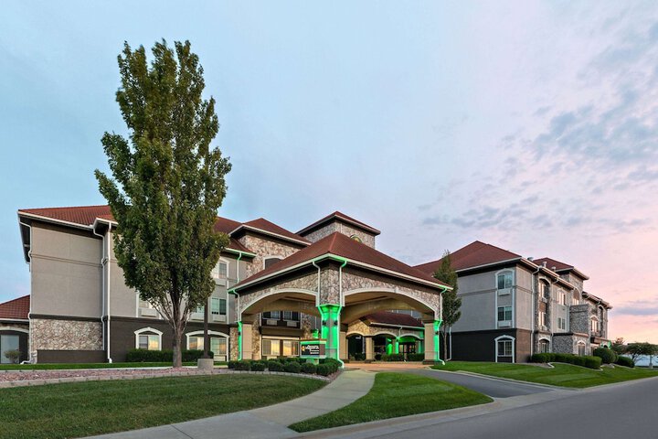 Hotel 2 of 42