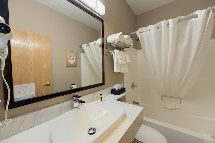 Super 8 by Wyndham Uniontown PA
