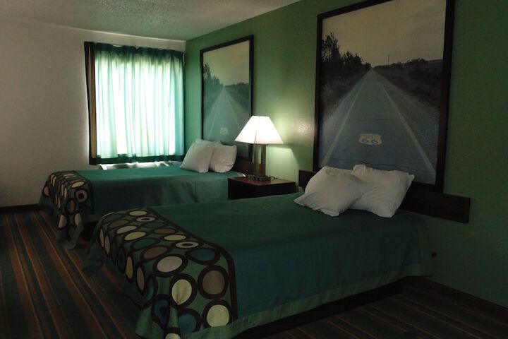 Super 8 by Wyndham Sapulpa / Tulsa Area