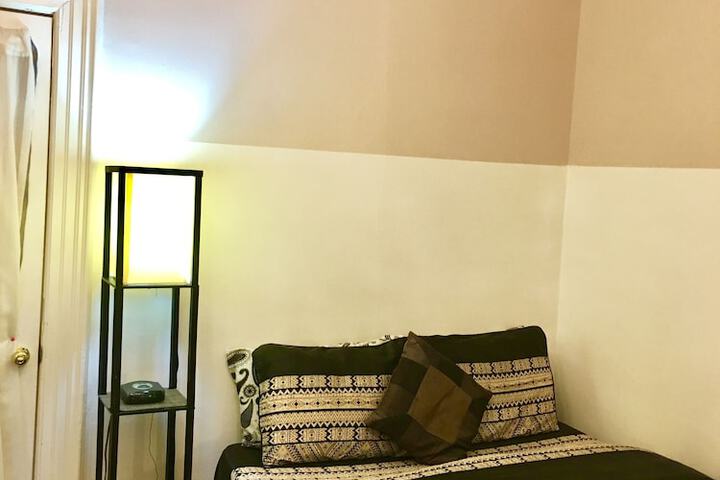 Room 53 of 75