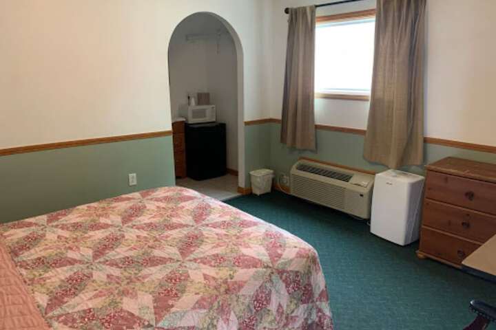 Room 9 of 10