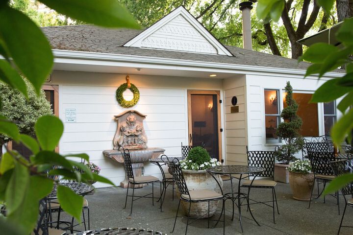 Cottage Grove Inn