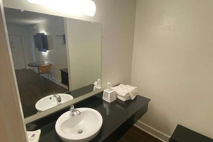 Motel 6 Manchester TN