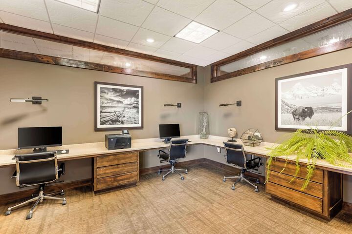 Business Center 50 of 50