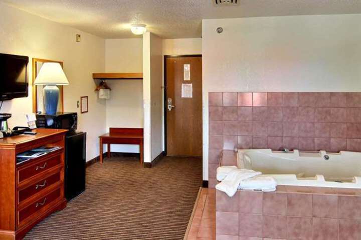 Suite 3 of 11