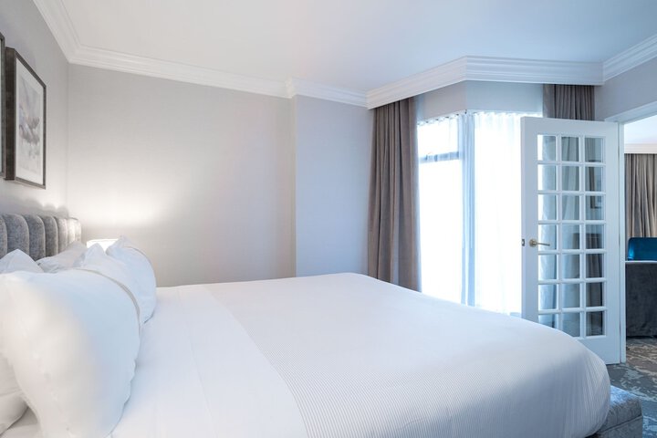 Room 35 of 60