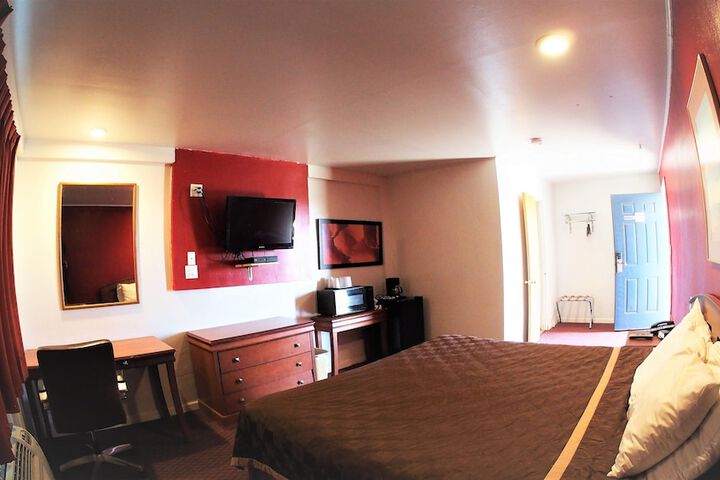 Room 14 of 37