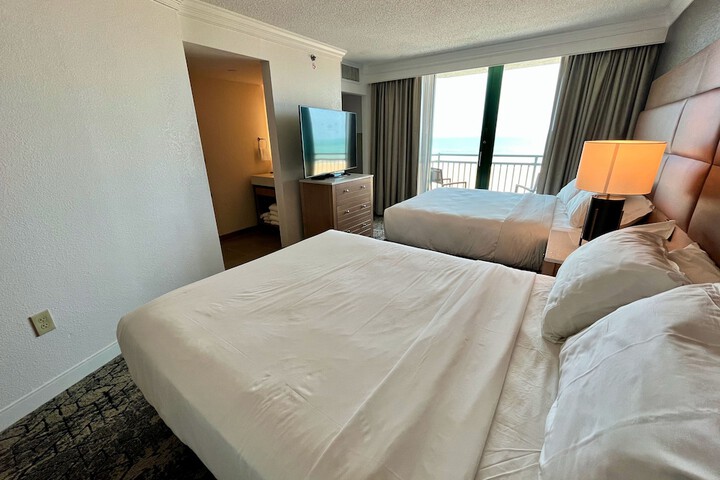 Room 105 of 152