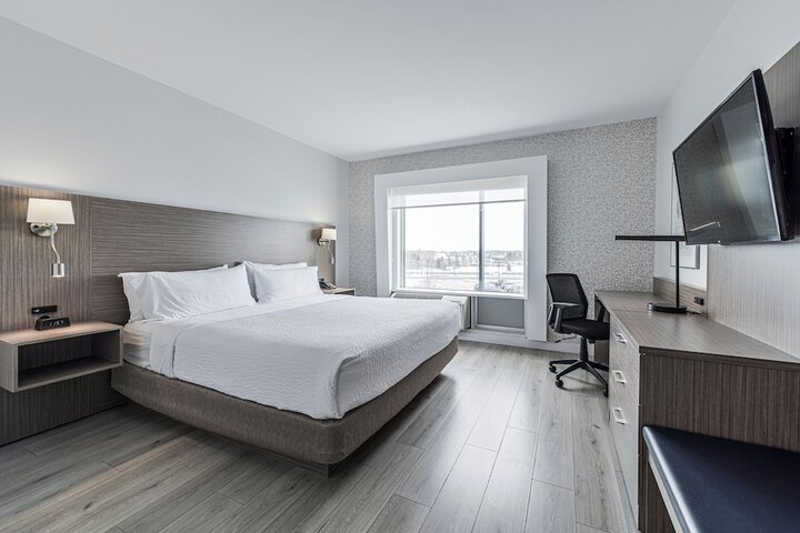 Room 10 of 26