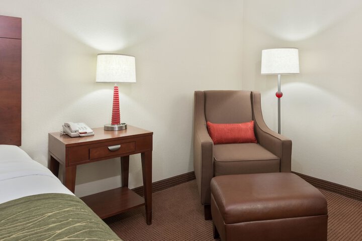 Room 8 of 34