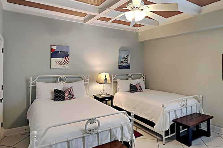 Room 30 of 104