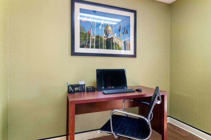 Business Center 21 of 22