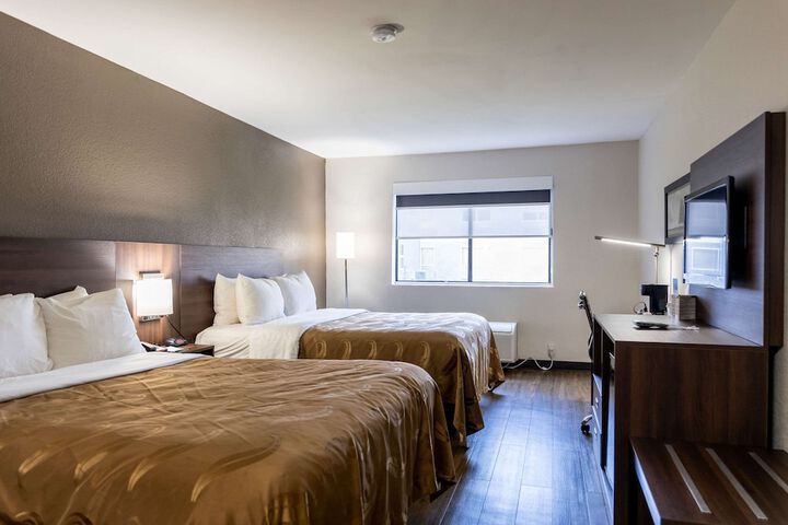 Room 13 of 26