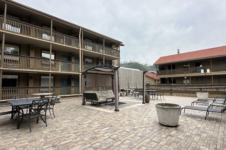 Hotel Exterior 102 of 102