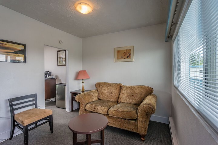 Room 15 of 42