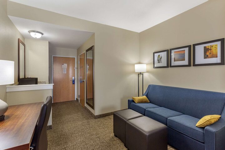 Room 16 of 38