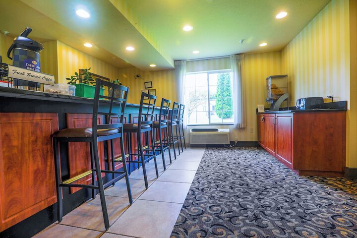 Evansville Inn & Suites by OYO