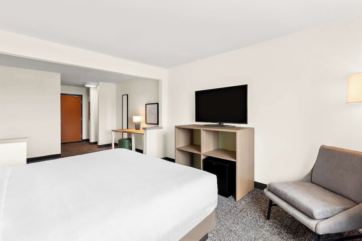 Room 27 of 42