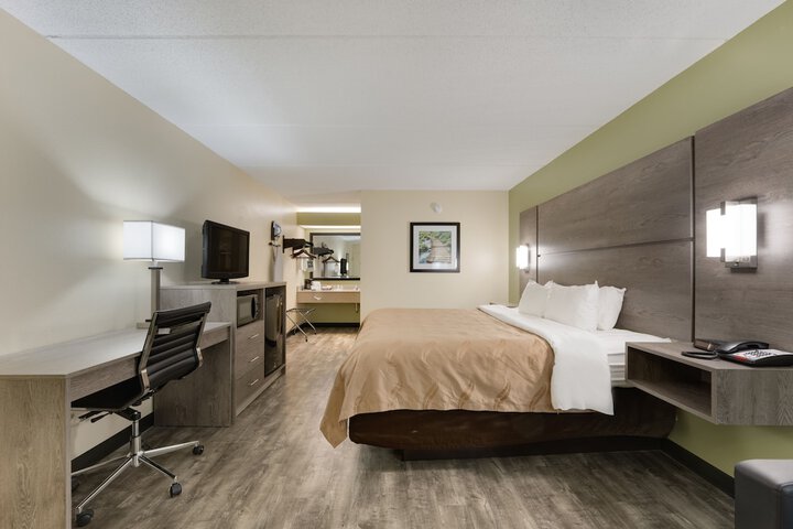 Room 13 of 20