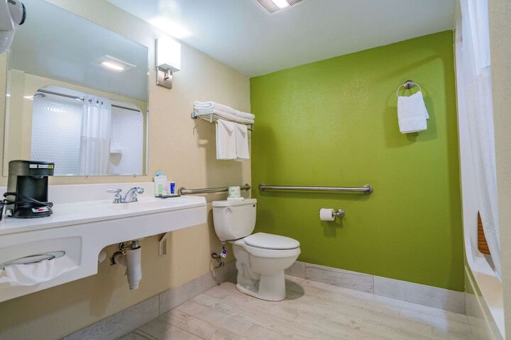 Room 19 of 28