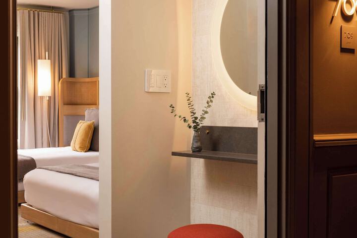 Room 15 of 55