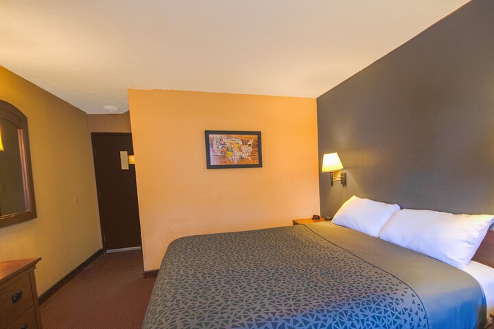Room 18 of 74