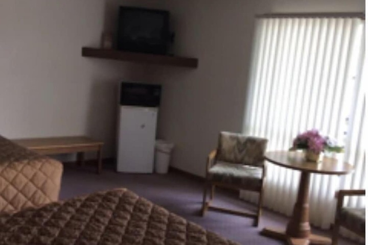 Room 35 of 69