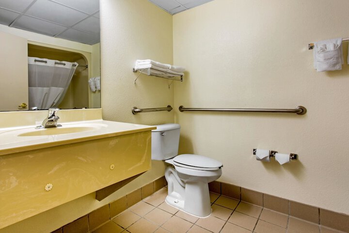 Room 8 of 29