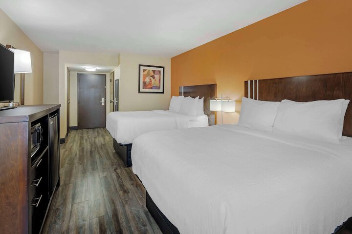 Room 21 of 37