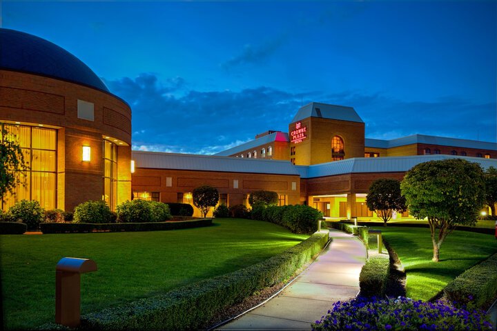 Crowne Plaza Providence-Warwick Airport by IHG