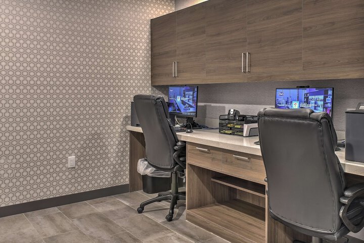 Business Center 30 of 30