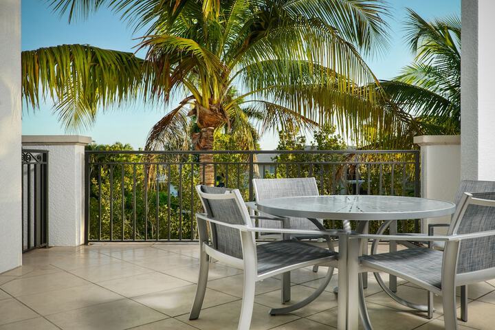 Naples Bay Resort & Marina