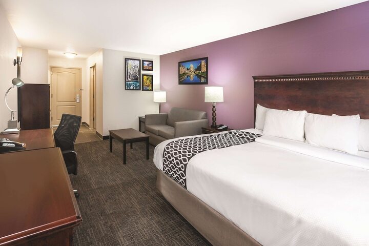Room 20 of 28