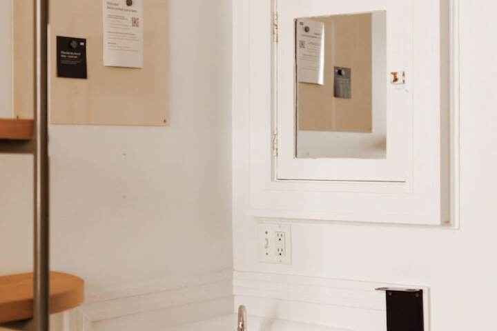 Room 30 of 76
