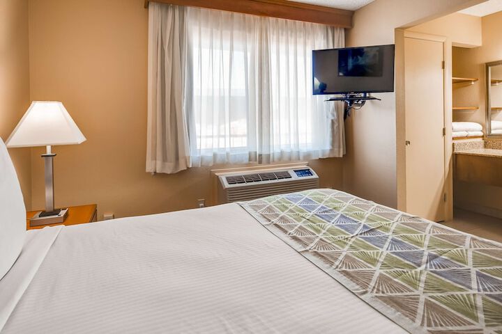 Room 34 of 49