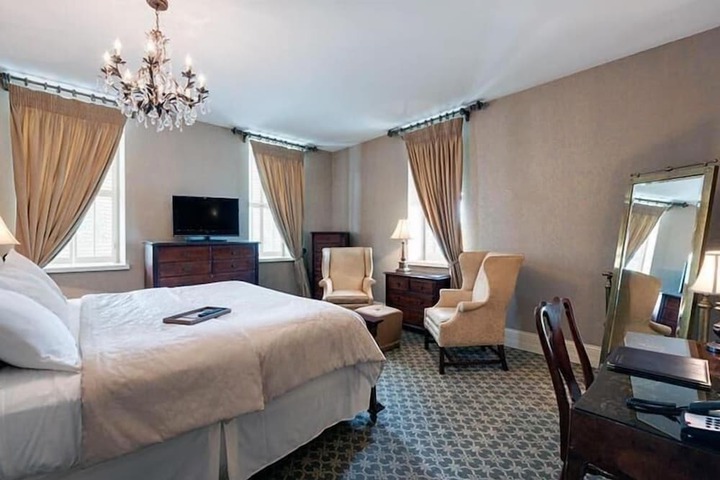 Room 21 of 52