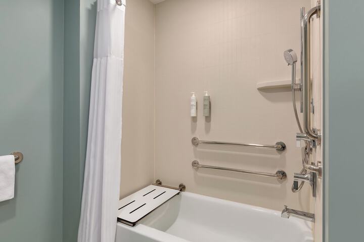 LivSmart Studios by Hilton Kokomo