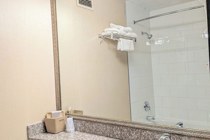 Confederation Place - Hotel
