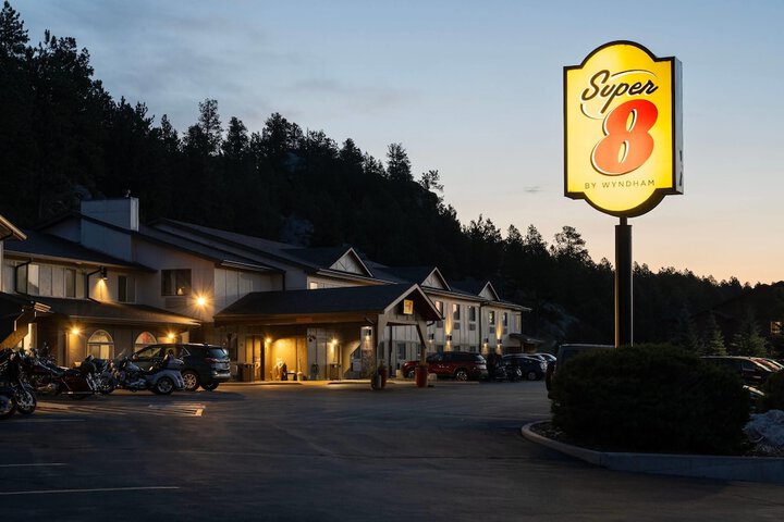 Super 8 by Wyndham Custer / Crazy Horse Area