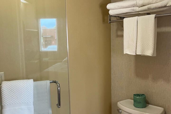 Room 21 of 32