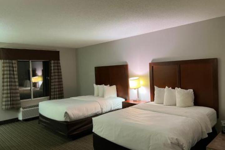 Room 27 of 40