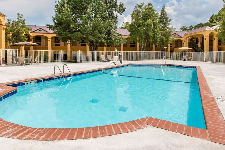 Econo Lodge Dalton West
