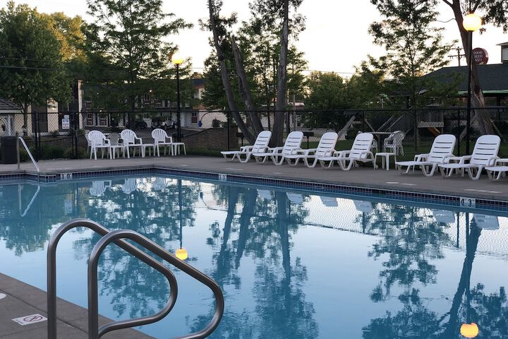 Pool 10 of 64