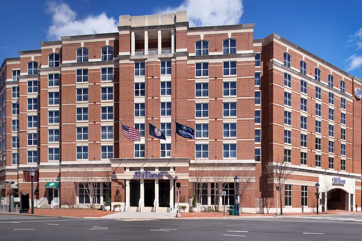 Hotel 2 of 103